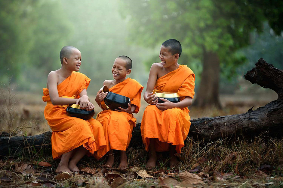 La vie les petits moines bouddhismes au Laos